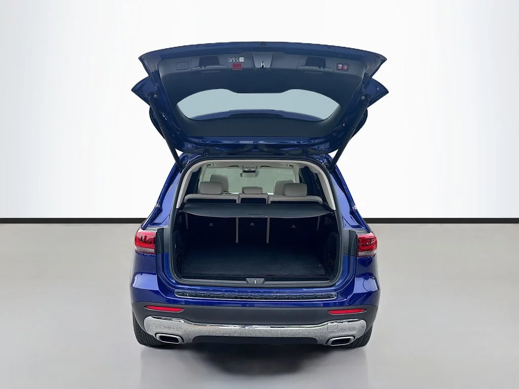 Used 2023 Blue Mercedes-Benz GLB 250 image 9