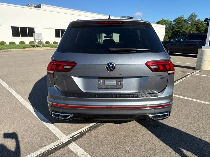 Used 2023 Gray Volkswagen 2.0T SEL R-Line image 4