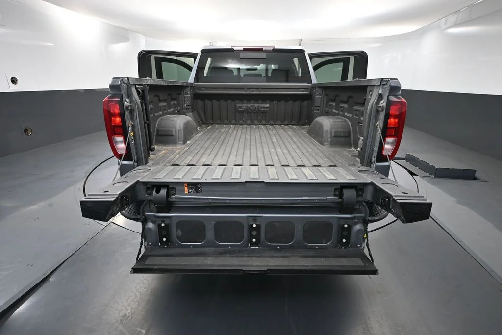 Used 2021 Silver GMC Elevation image 45
