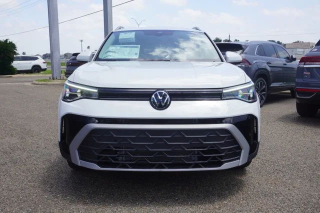 New 2026 Pure White Volkswagen 1.5T SE image 2