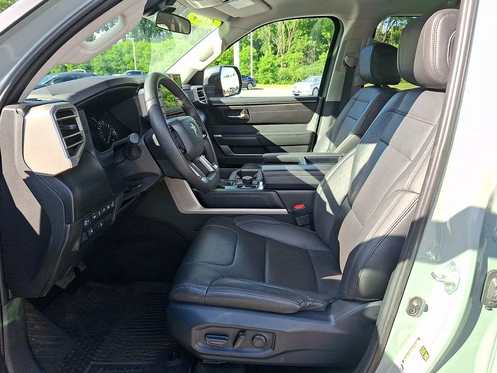 2024 Toyota Tundra SR5 - Photo 12