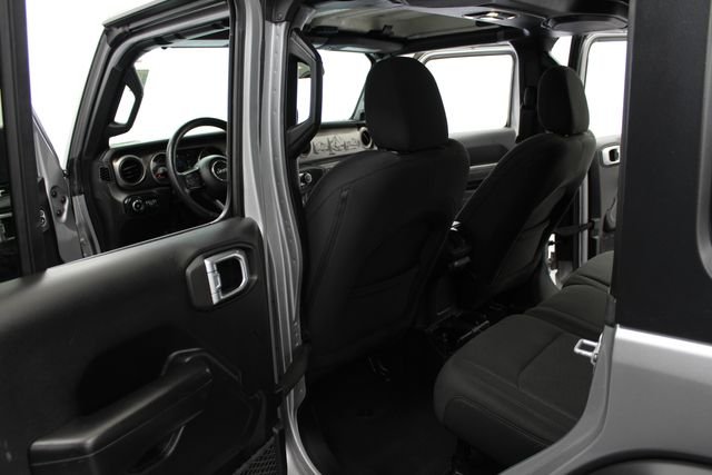 Used 2019 Silver Jeep Unlimited Sport S image 16