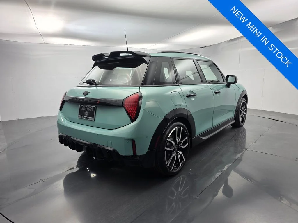 New 2026 Green MINI Iconic image 4