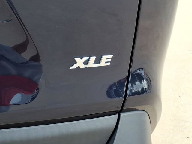 Used 2024  Toyota XLE image 29