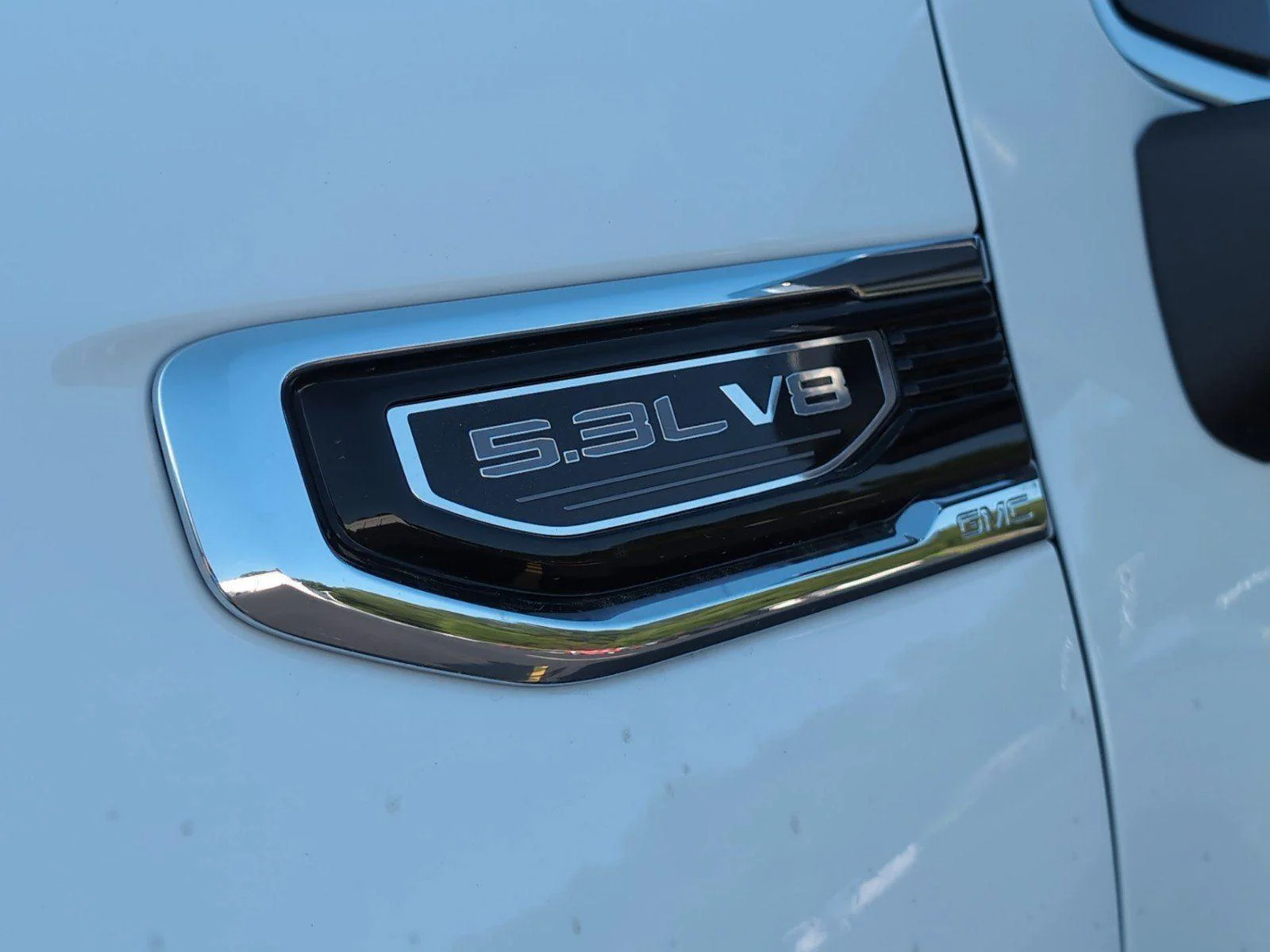 New 2026 Summit White GMC SLT image 10