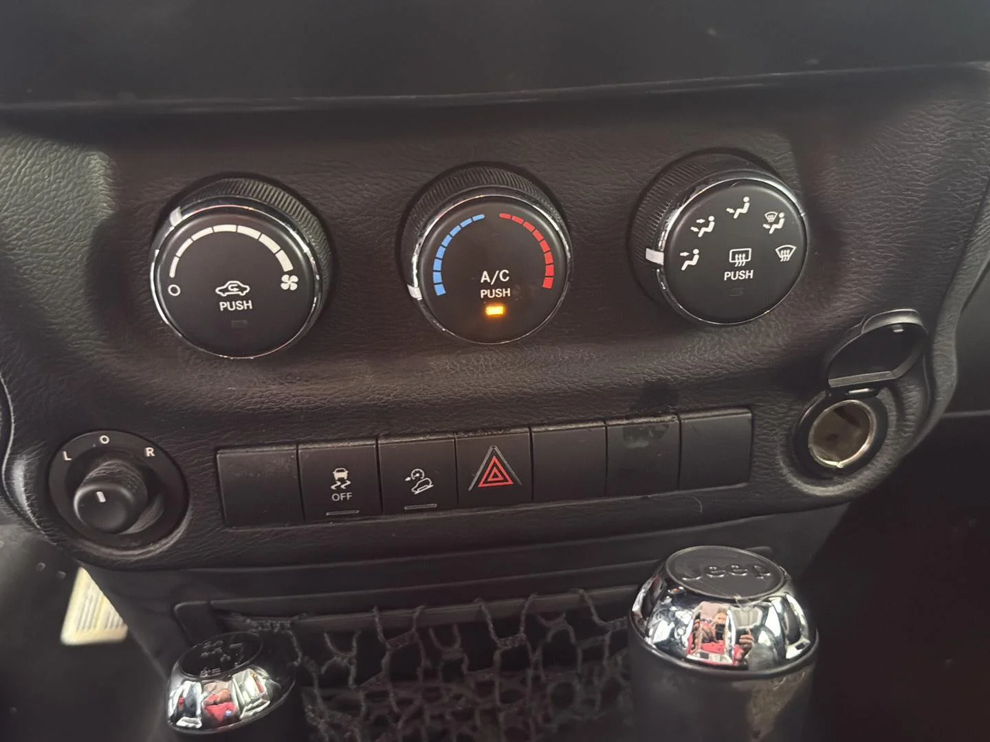 Used 2013 Billet Silver Metallic Jeep Sport image 11