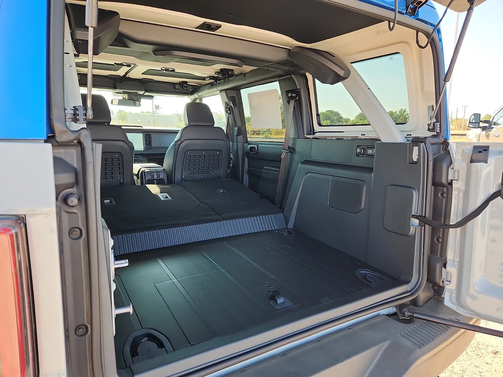New 2026 Avalanche Gray Ford Badlands image 12