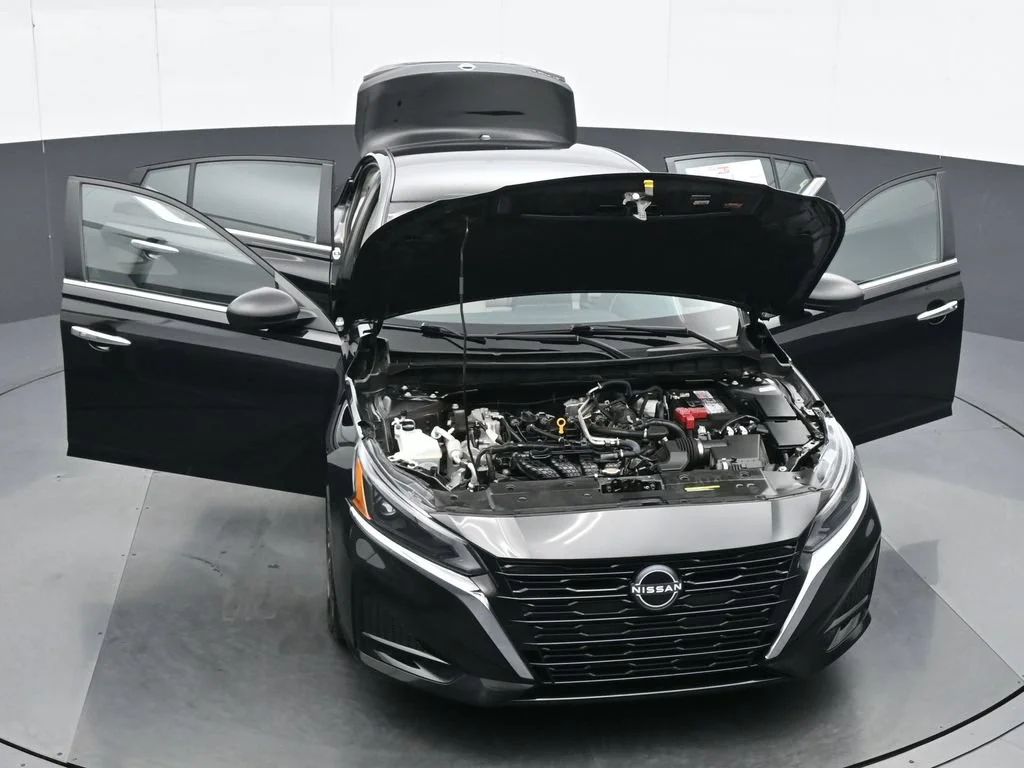 Used 2025 Black Nissan 2.5 SV image 35