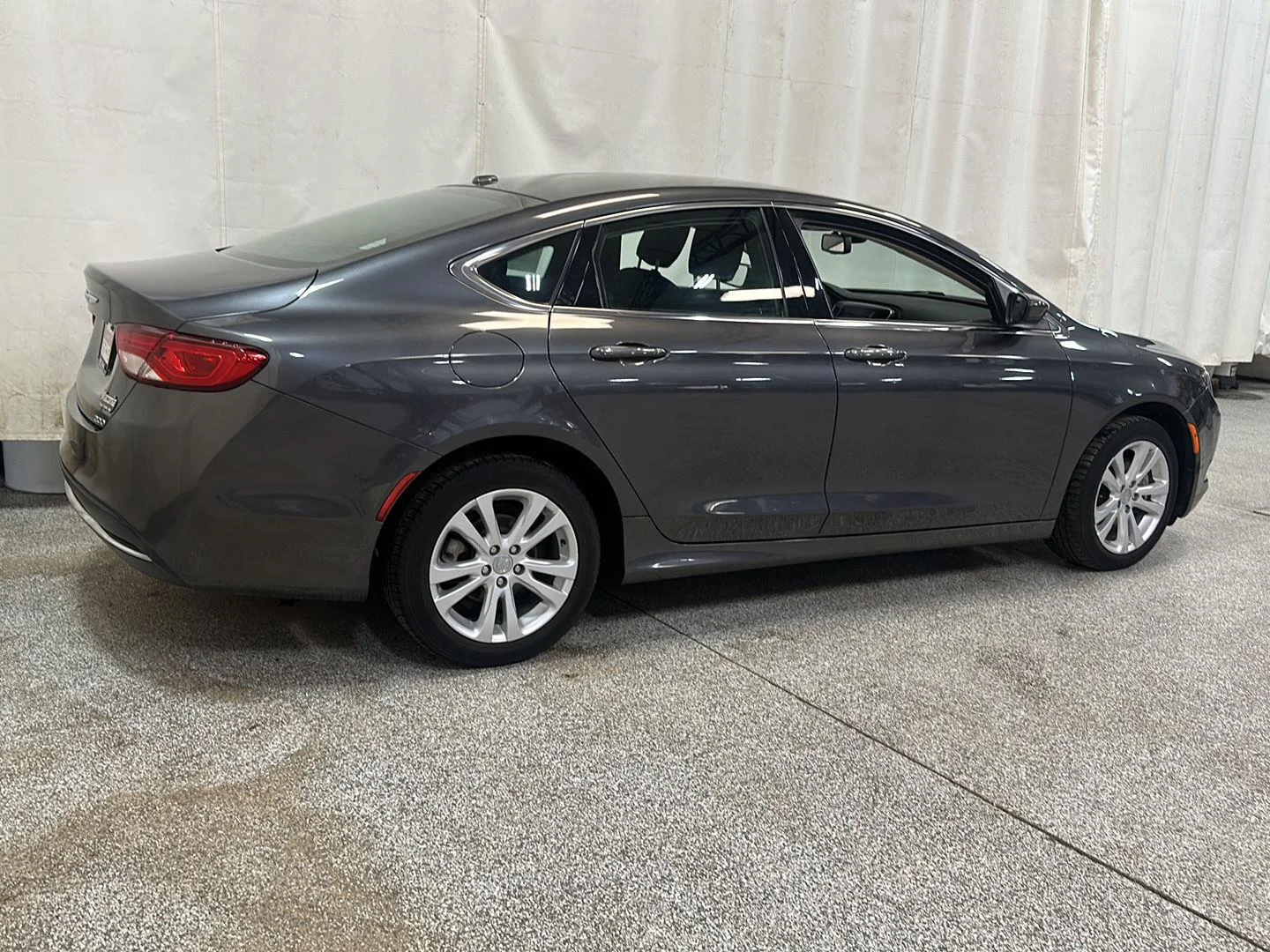 Used 2016 Granite Crystal Metallic Clearcoat Chrysler Limited image 5