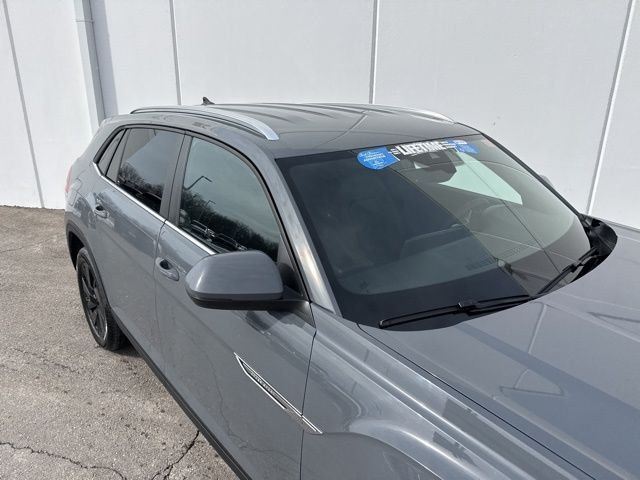 New 2026 Pure Gray Volkswagen 2.0T SE w/Technology image 4