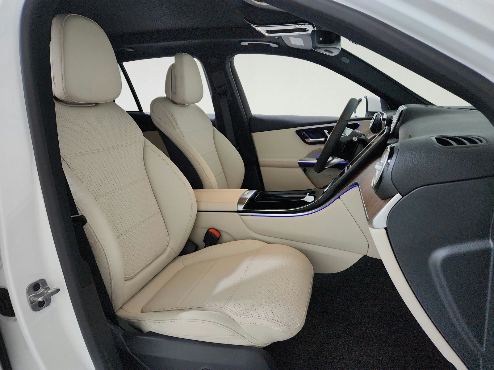 Certified Used 2026 Polar White Mercedes-Benz GLC 300 image 20