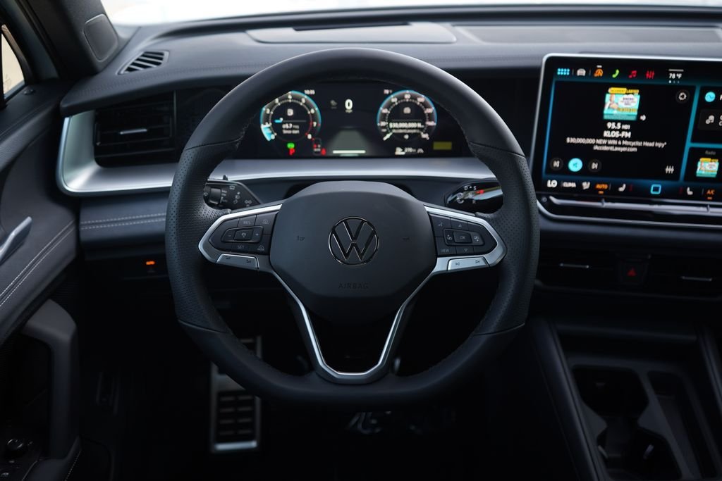 New 2026 White/off-white Volkswagen 2.0T SE R-Line Black image 9
