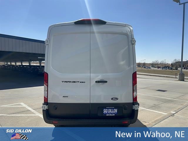New 2026 Oxford White Ford T-250 148 Med Rf 9150 GVWR AWD image 4