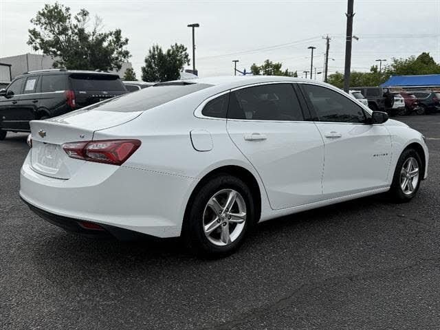 Used 2022 White Chevrolet LT image 5