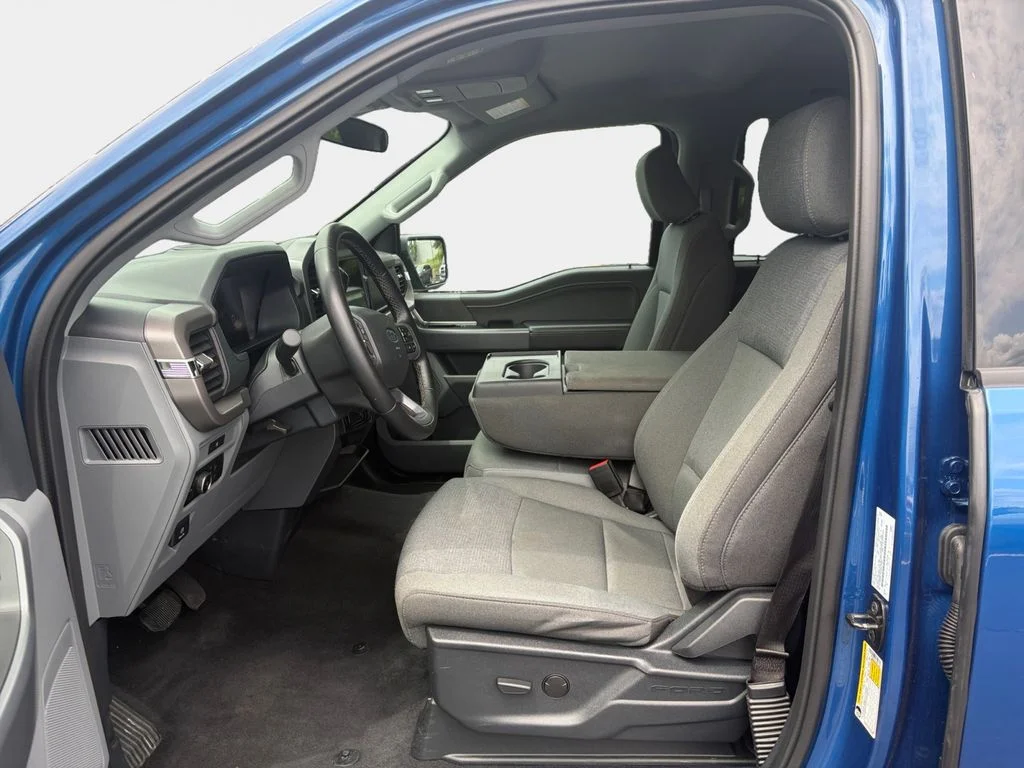 Used 2025 Blue Metallic Ford XLT image 12