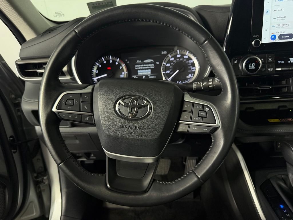 Certified Used 2025 Silver Toyota XLE image 16
