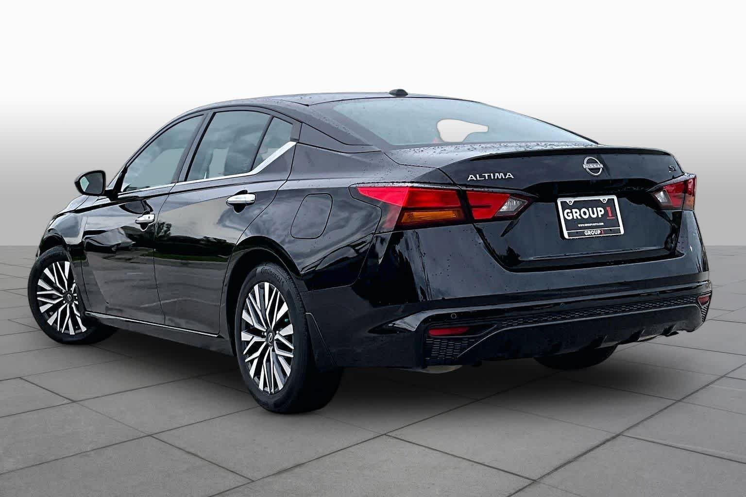 Certified Used 2024 Super Black Nissan 2.5 SV image 12