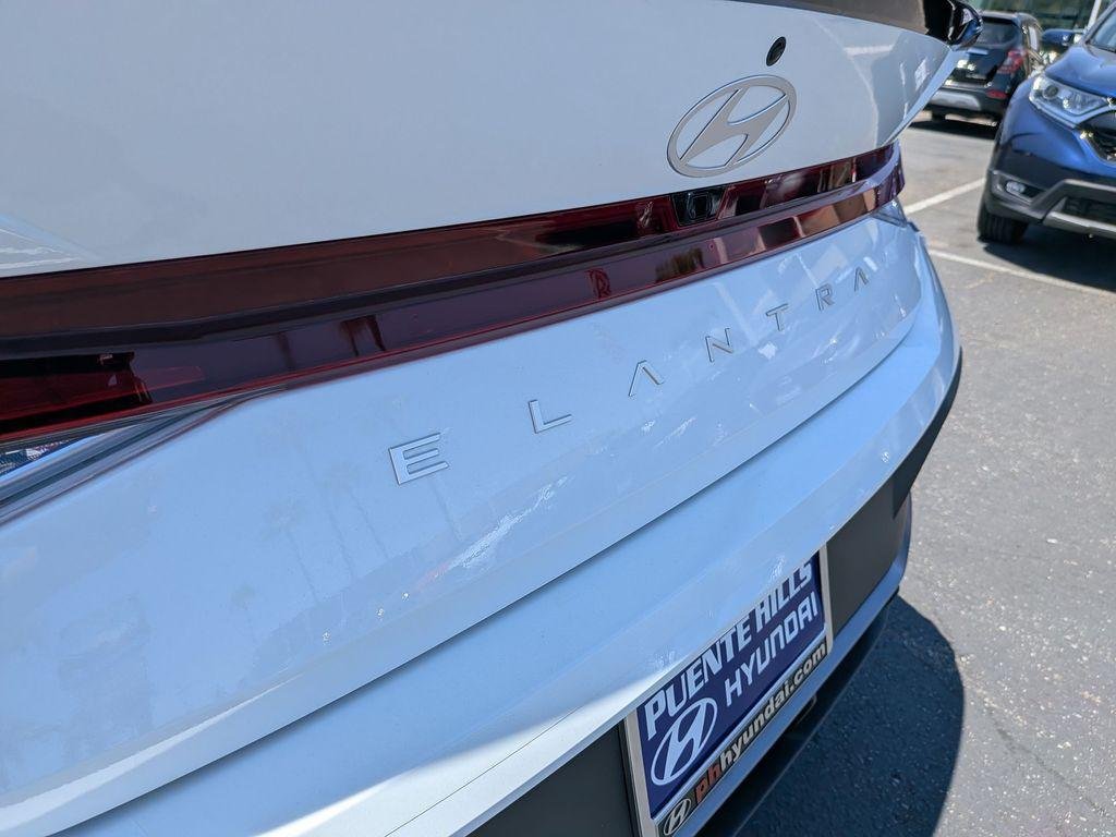 New 2026 White Hyundai SEL Sport image 10
