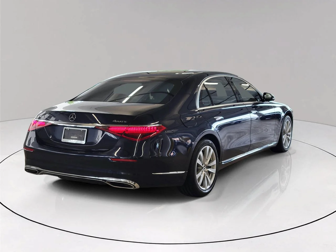 Used 2023  Mercedes-Benz S 500 image 6