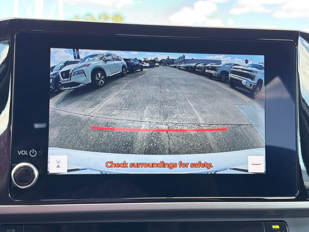 2025 Toyota Camry LE - Photo 21