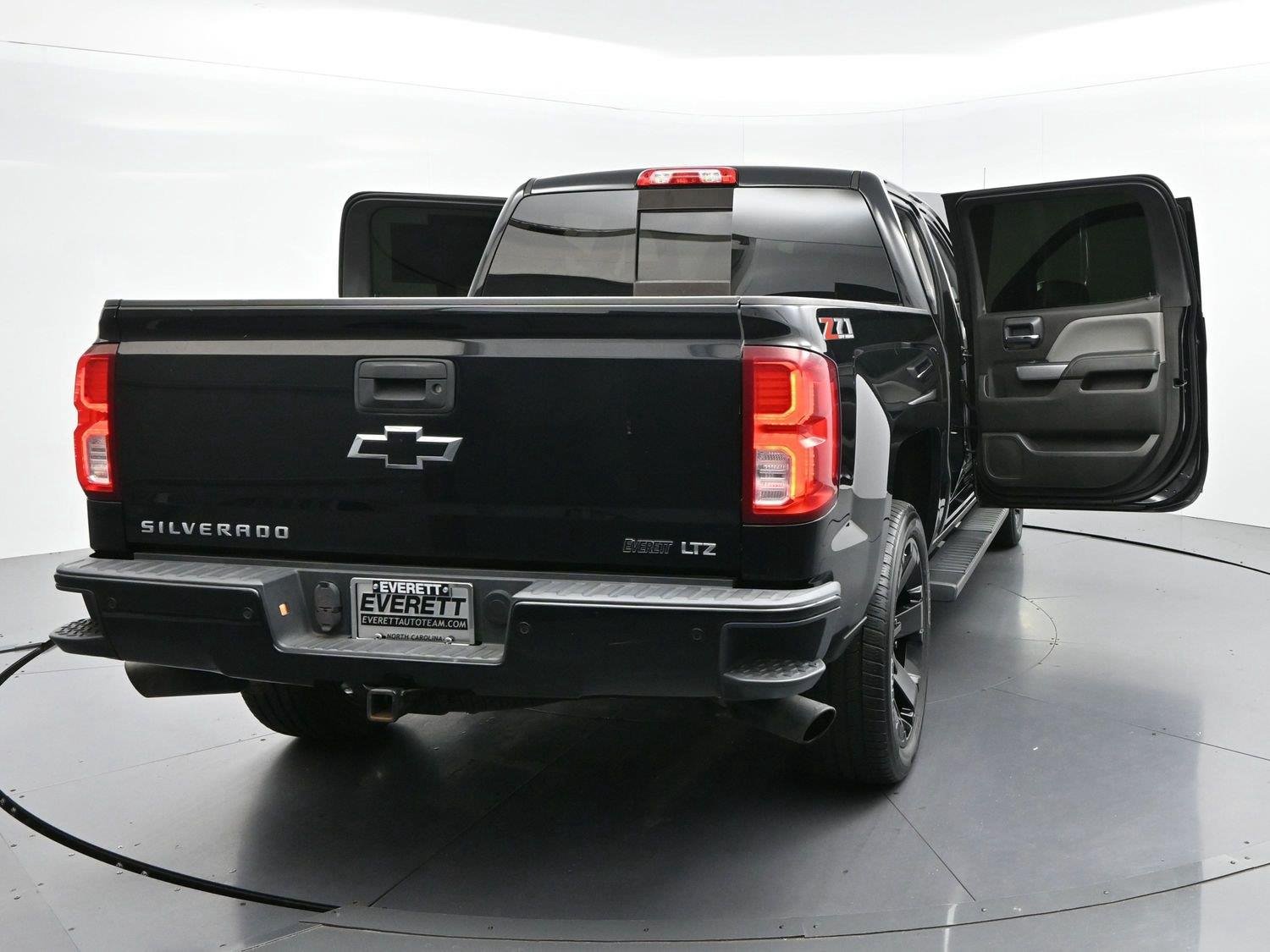 Used 2018 BLACK Chevrolet LTZ image 44