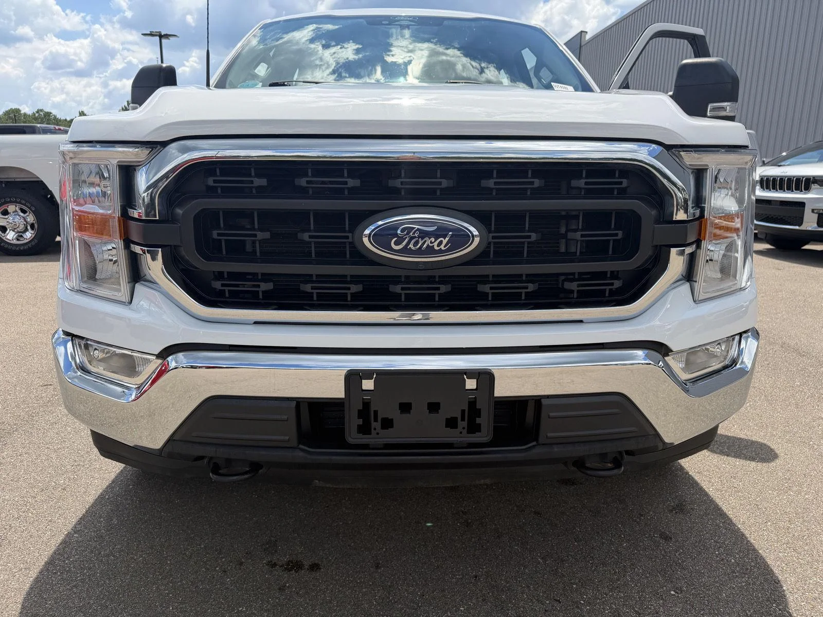 Used 2022 Oxford White Ford XLT image 24