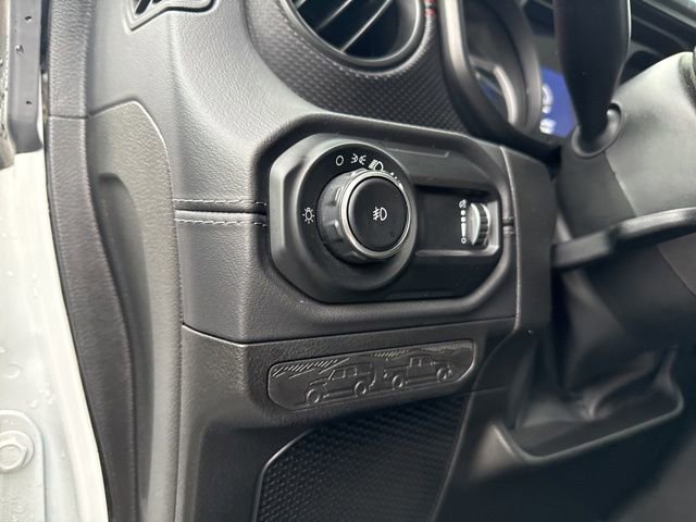 Used 2025 Bright White Clearcoat Jeep Rubicon image 28