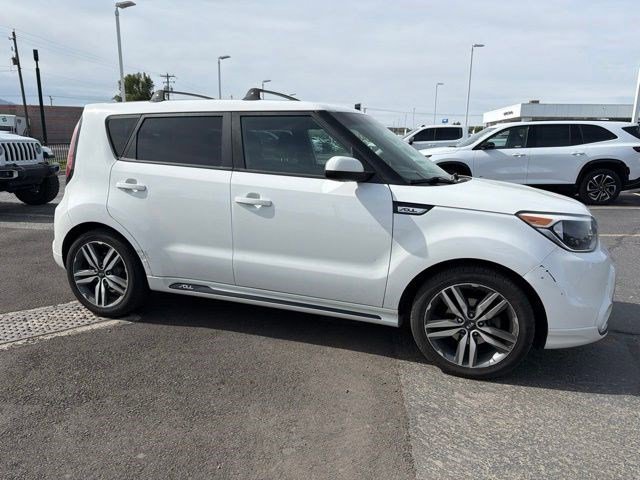 Used 2016 Clear White Kia + image 3