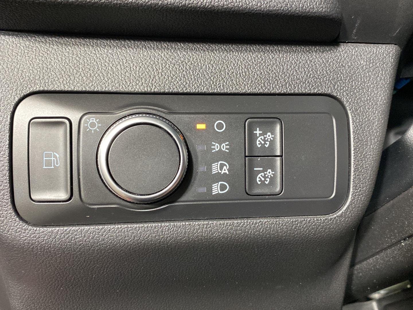 Used 2021 Red Metallic Ford SE image 24