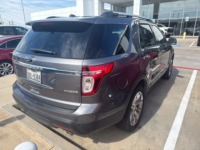 Used 2014 Black Ford XLT image 4