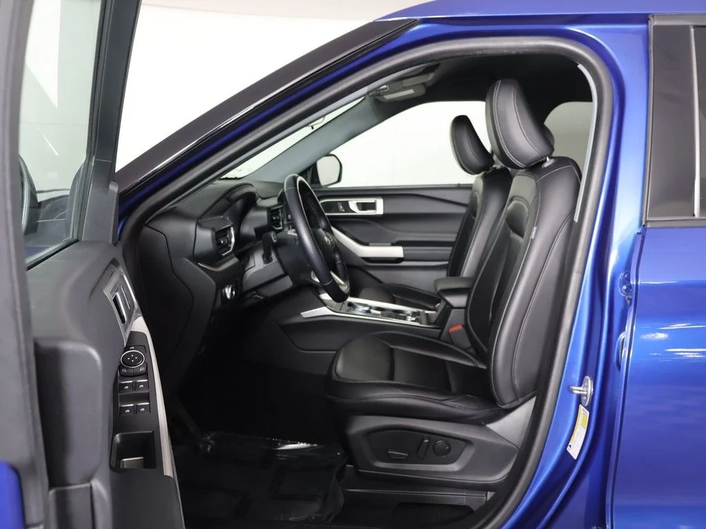 Used 2023 Blue Ford XLT image 27