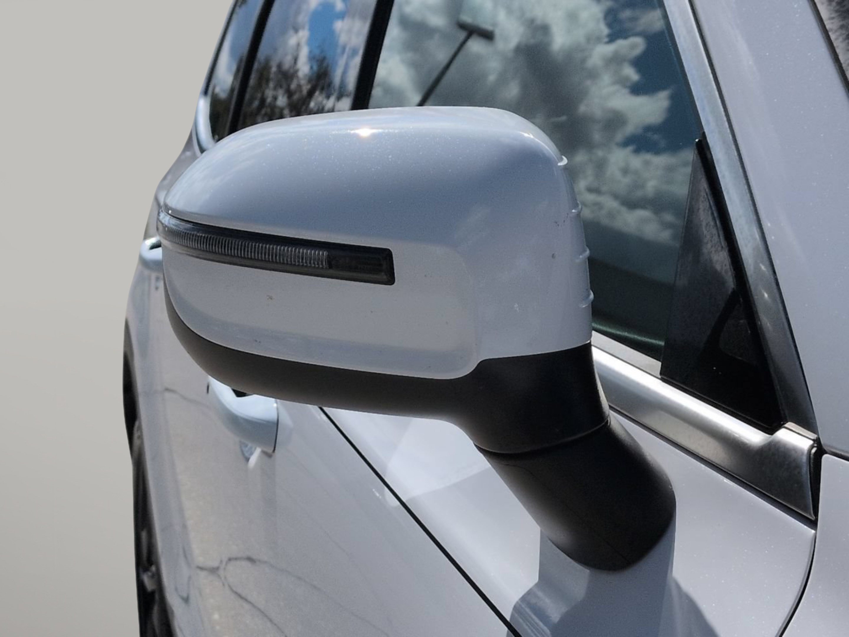 Certified Used 2025 Glacial White Pearl Kia EX image 14