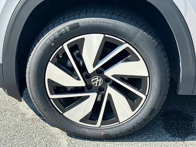Certified Used 2024 Silver Volkswagen 2.0T SE w/Technology image 11