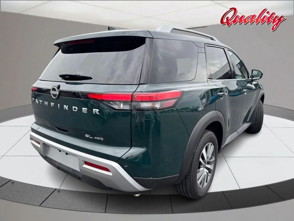 Used 2025 Obsidian Green Pearl Nissan SL image 3