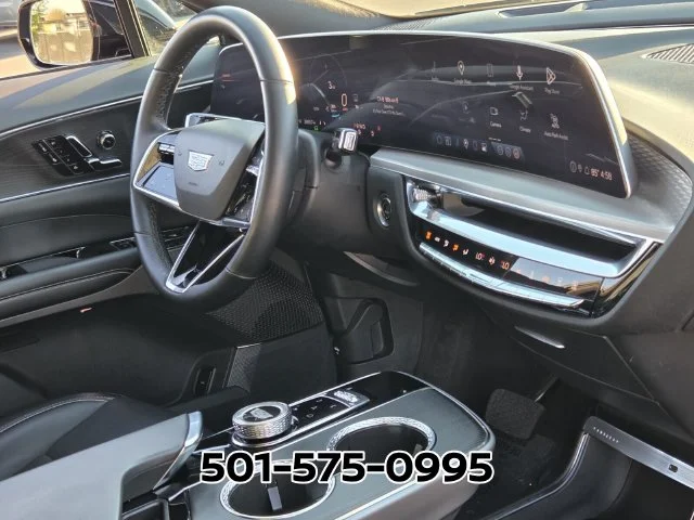 Used 2024 Green Cadillac Luxury image 19
