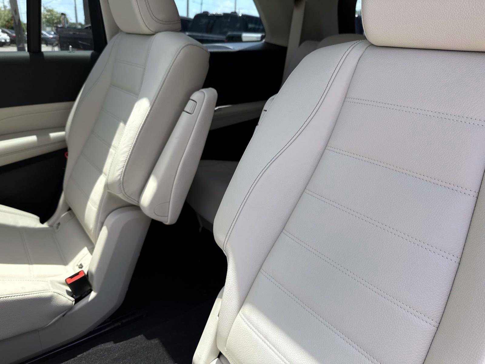 New 2026 Polar White Mercedes-Benz 450 4MATIC® SUV image 14