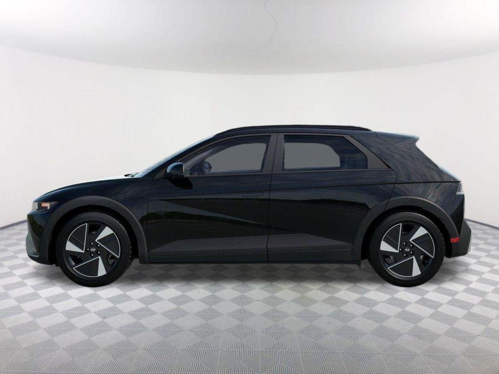 New 2027 Black Hyundai SEL image 3