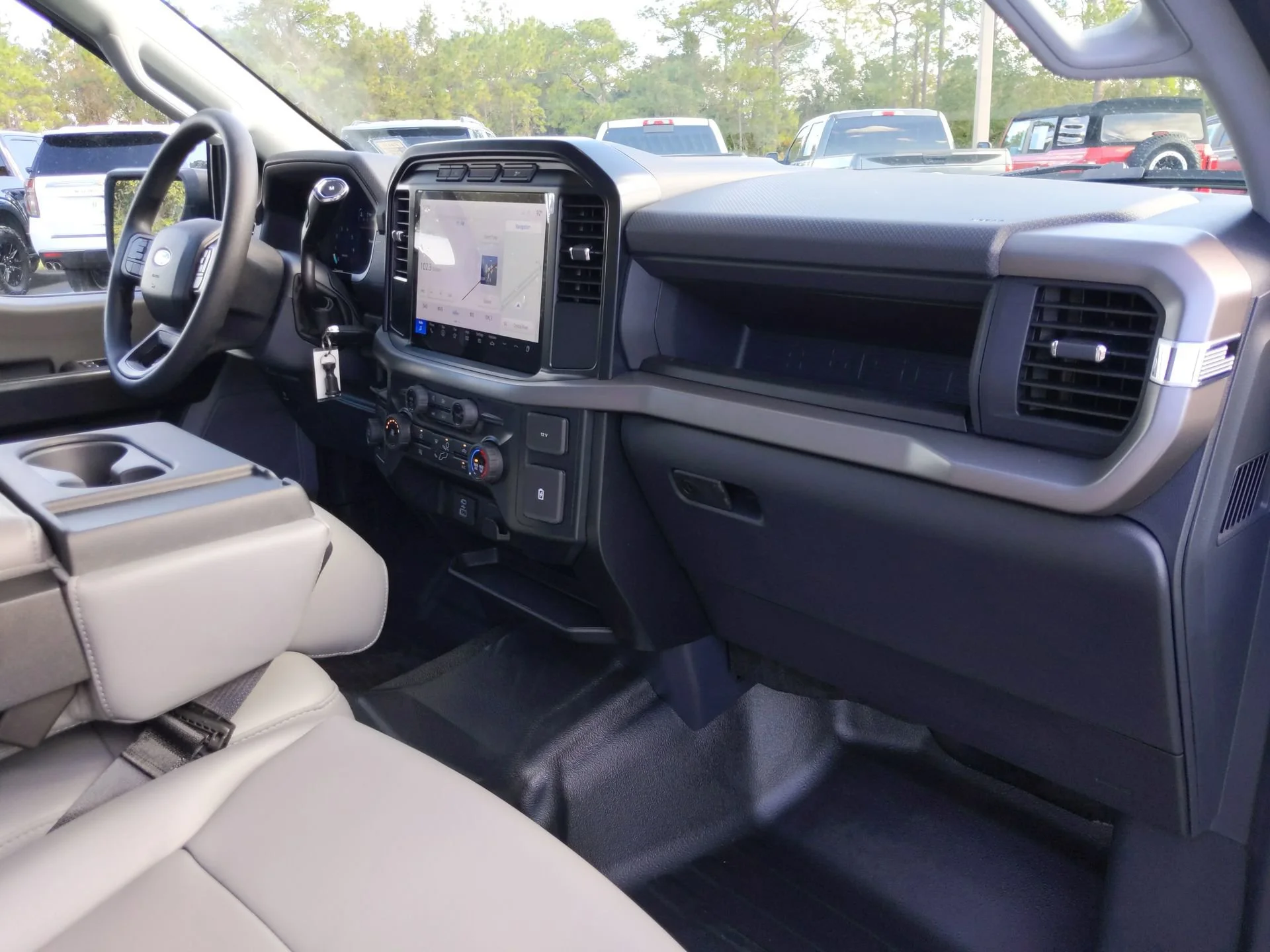 Used 2024 Oxford White Ford XL image 10