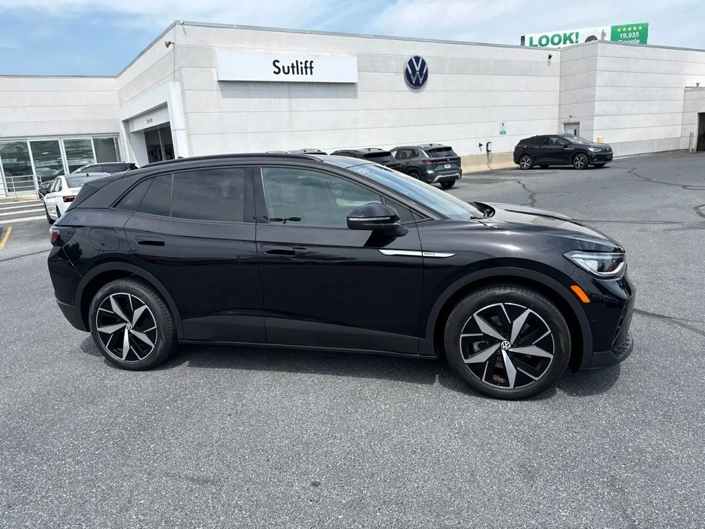 Certified Used 2023 Deep Black Pearl Volkswagen Pro S image 29
