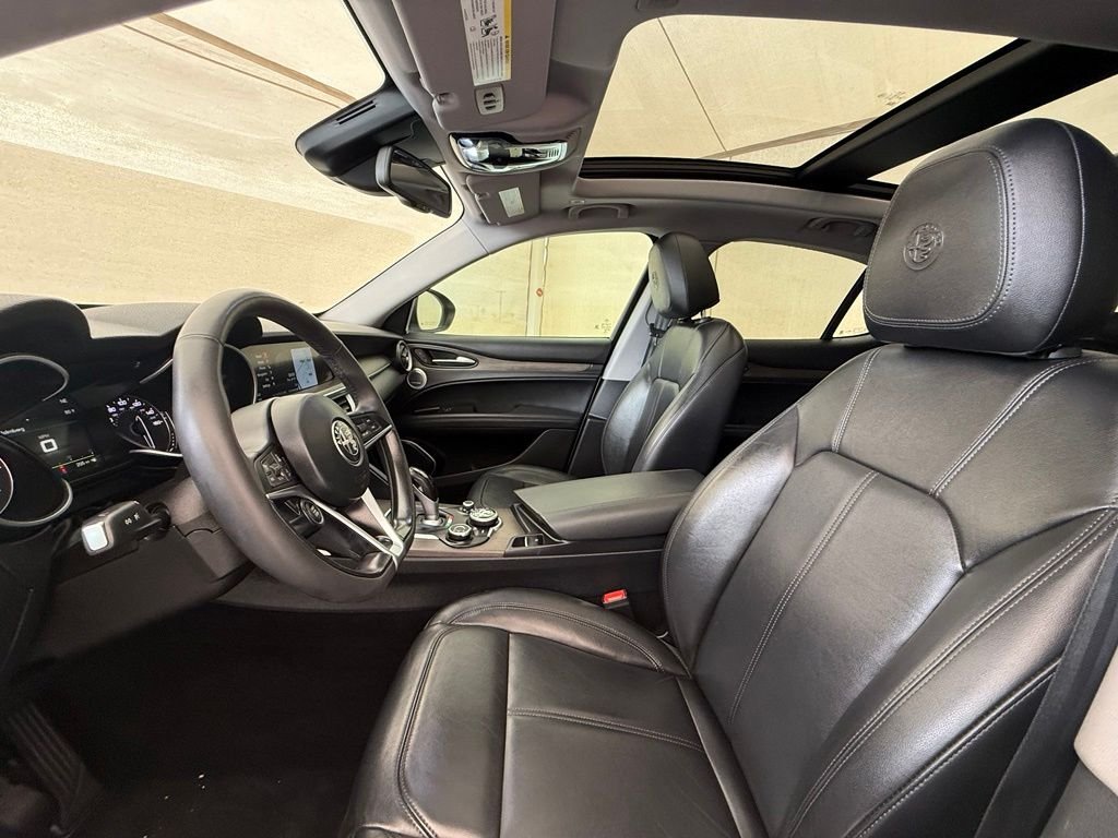 Used 2018 White Alfa Romeo Ti image 27