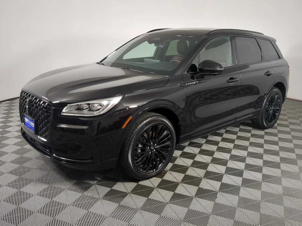Used 2024 Infinite Black Metallic Clearcoat Lincoln Reserve image 4