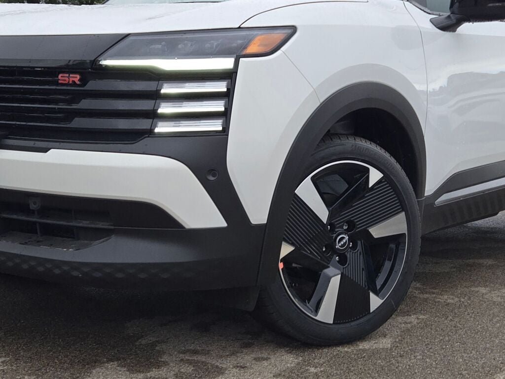 New 2026 White Nissan SR image 3