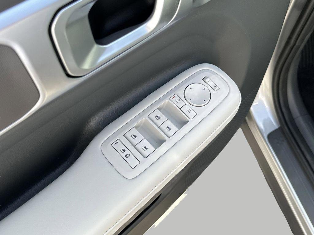 New 2026 Shimmering Silver Pearl Hyundai SEL FWD image 15