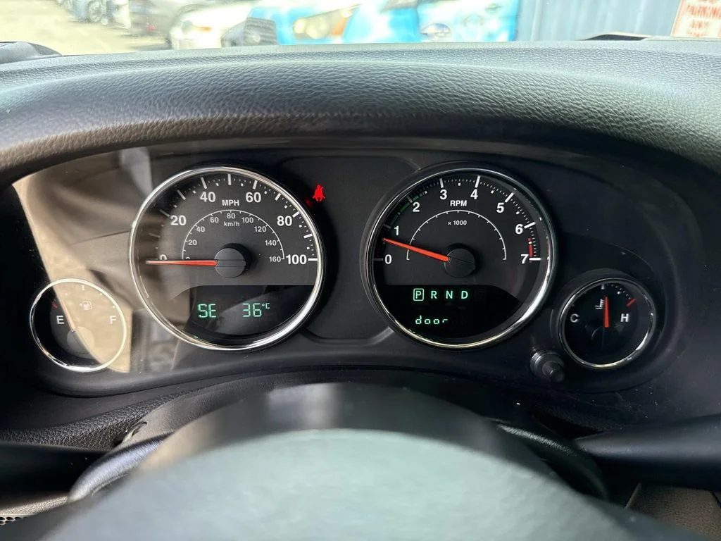 Used 2017 Gray Jeep Unlimited Sport image 34