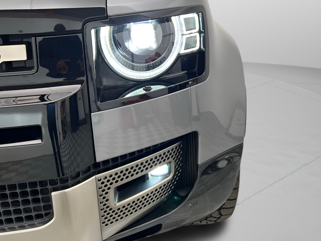 Used 2021  Land Rover X image 47