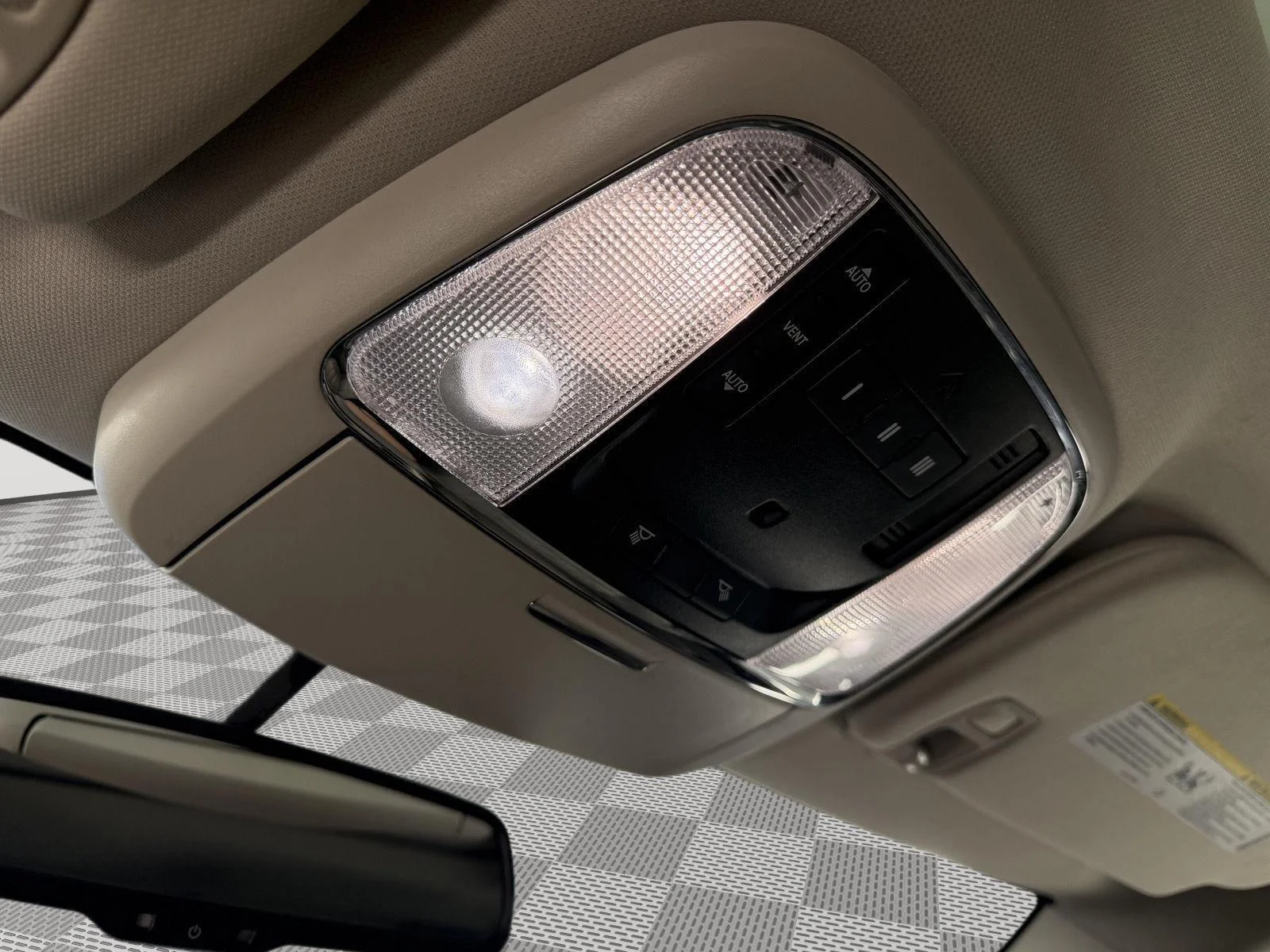 Used 2011 Dark Charcoal Pearl Jeep Laredo image 19