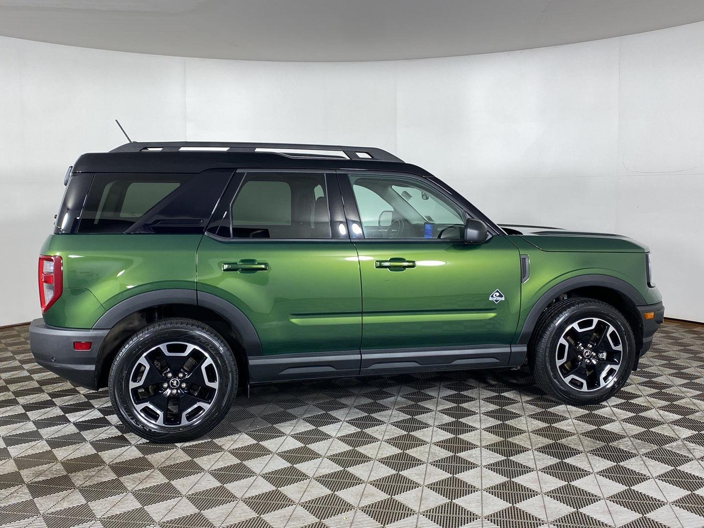Used 2024 Eruption Green Ford Outer Banks image 25