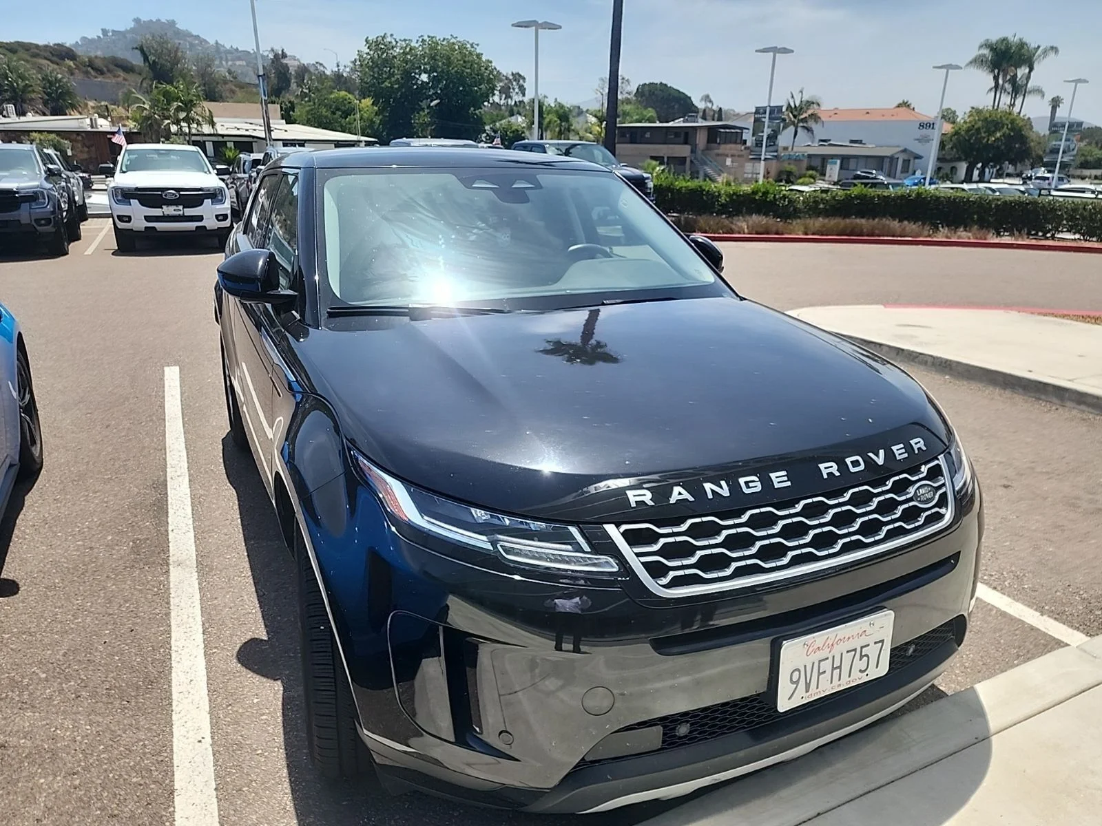 Used 2023 Santorini Black Land Rover S image 9