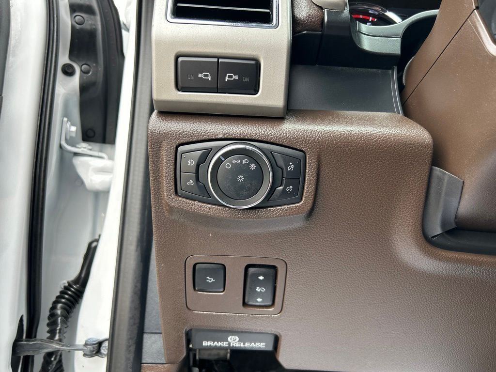 Used 2022 Oxford White Ford King Ranch image 23