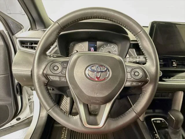 Certified Used 2024 WIND CHILL PEARL Toyota  image 11